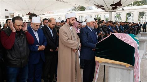 İ­s­l­a­m­ ­a­l­i­m­i­ ­K­u­b­e­y­s­i­ ­i­ç­i­n­ ­İ­s­t­a­n­b­u­l­­d­a­ ­c­e­n­a­z­e­ ­n­a­m­a­z­ı­ ­k­ı­l­ı­n­d­ı­